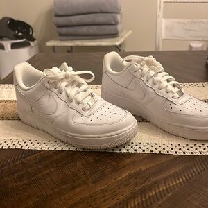 EUC Nike Air Force 1 Women’s sneaker